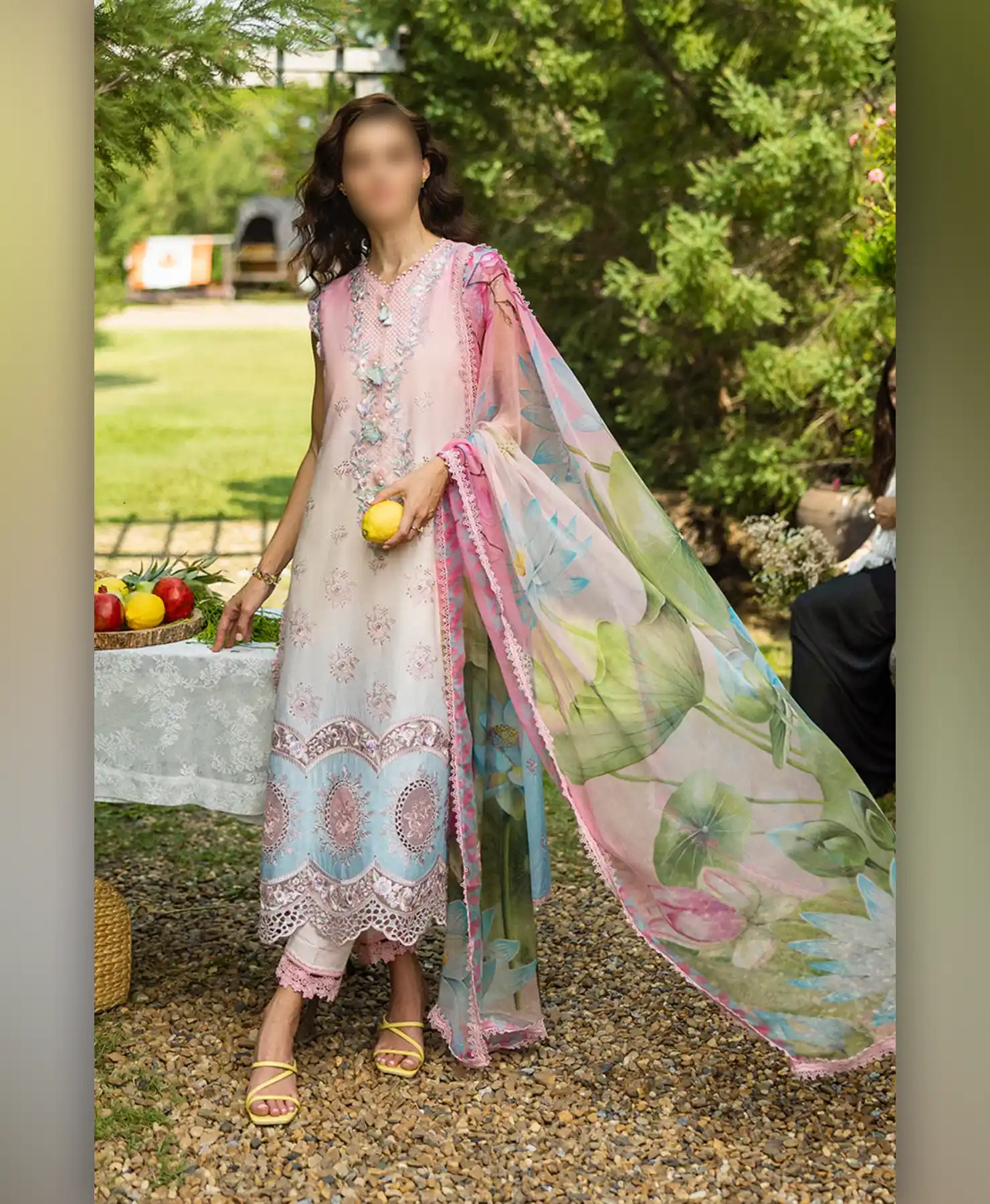 Mushq Tie And Die Lawn